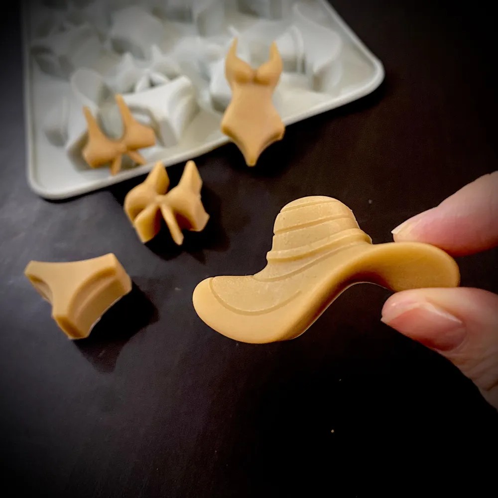 A Summer-Themed Beach Bikini M - مراجعة Soap Making Silicone Molds وسعره